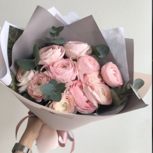 Букет 11 ранункулюсов с упаковкой